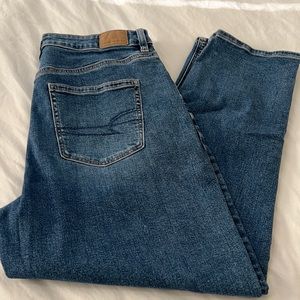 American eagle mom jeans size 10 short